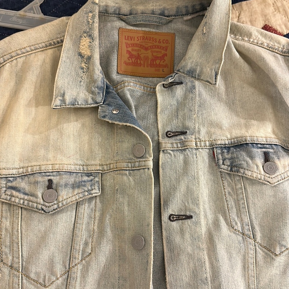 Levi Strauss & Co Men’s Size L jeans jacket